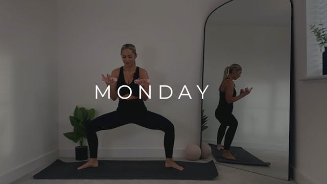 22 MIN FULL BODY BARRE SCULPT W/WEIGHTS + BALL 