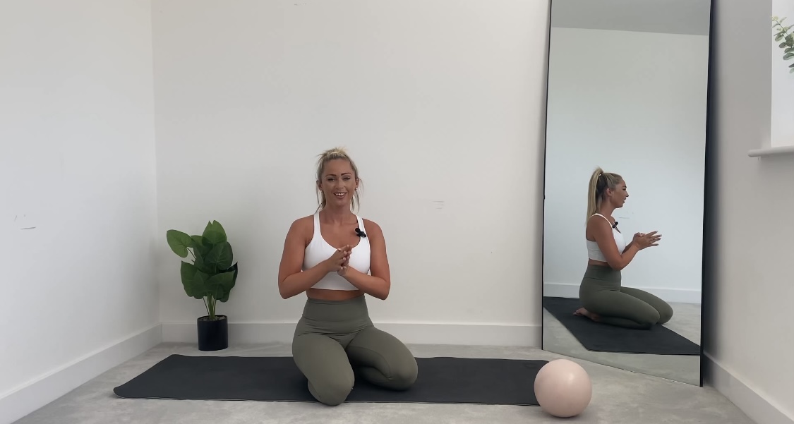 20 MIN ABS WITH THE BALL 