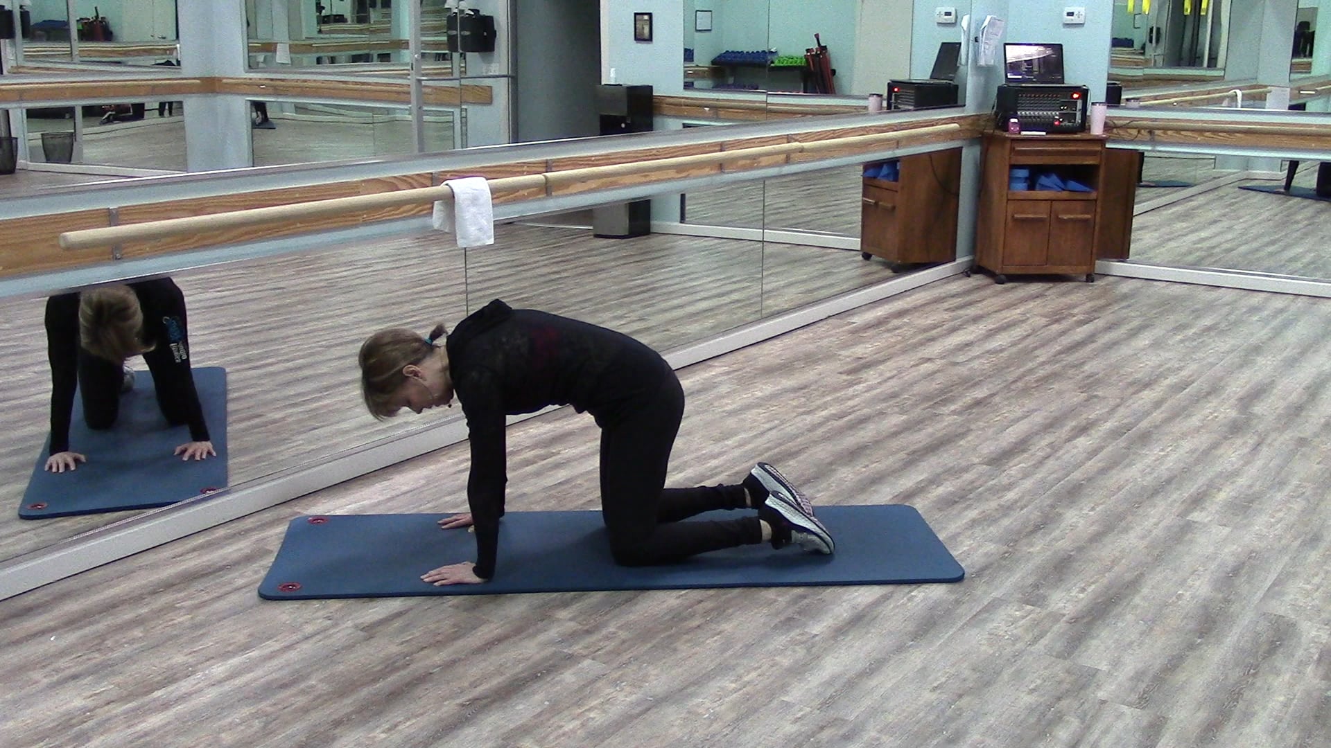 Barre Fitness: Stretching #1 (25 min)