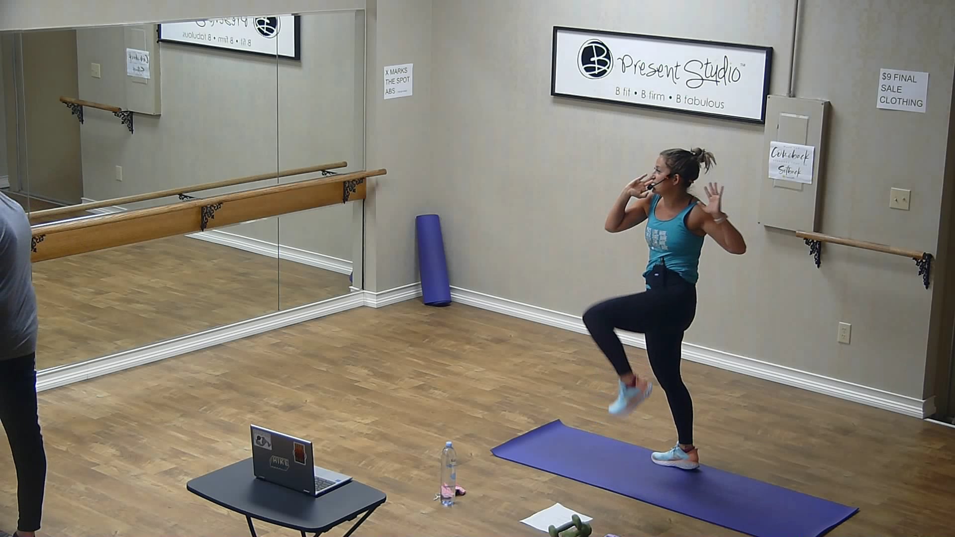 Barre Blast Express (toe touch edition) w/ Stephanie 