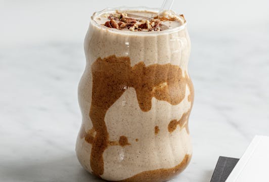 CINNAMON SWIRL PROTEIN SMOOTHIE