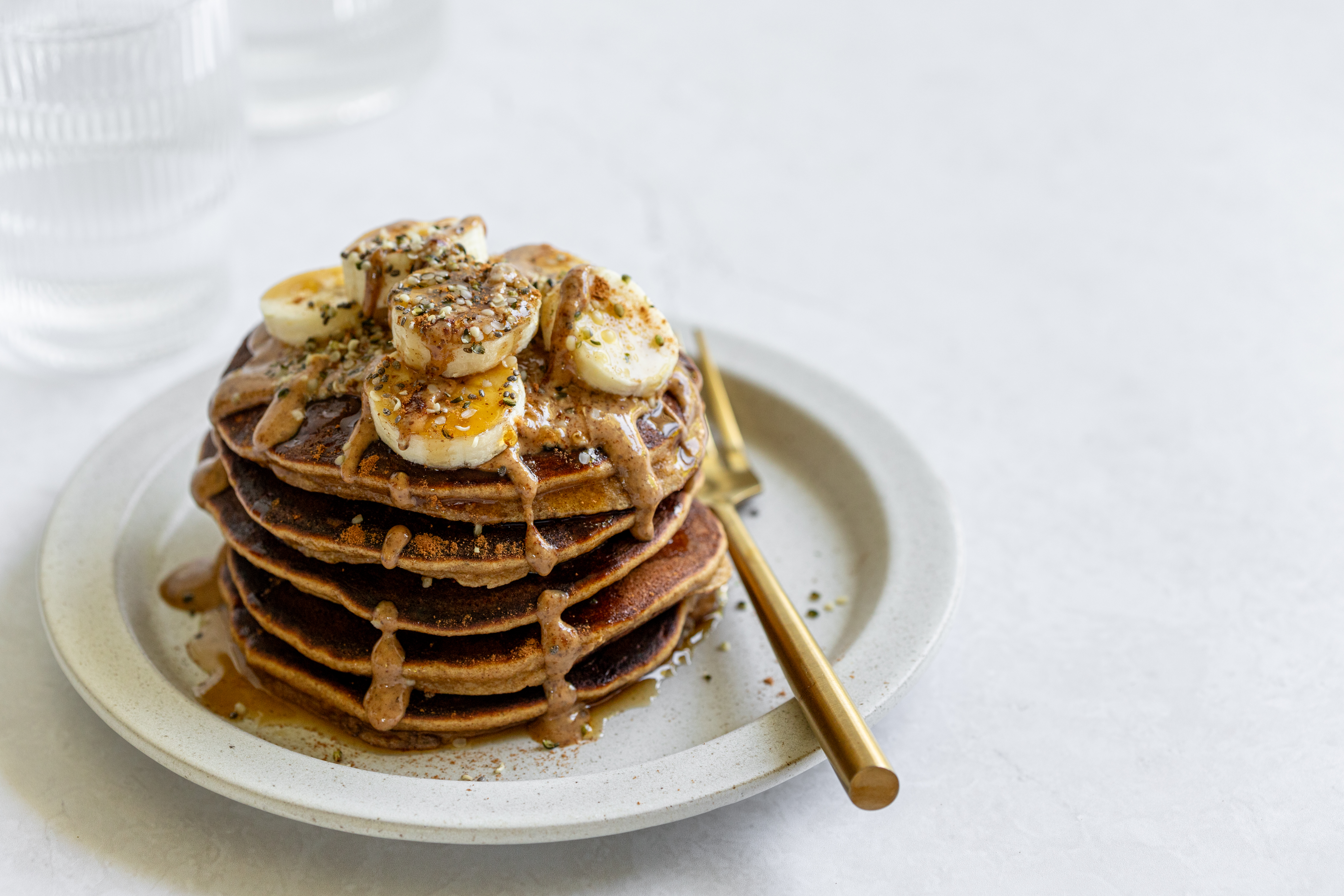 BANANA PROTEIN PANCAKES