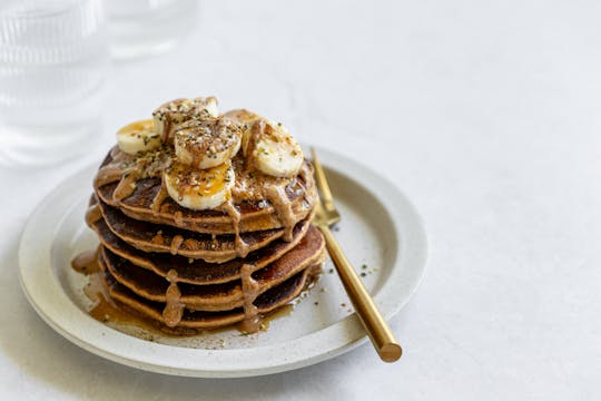 BANANA PROTEIN PANCAKES