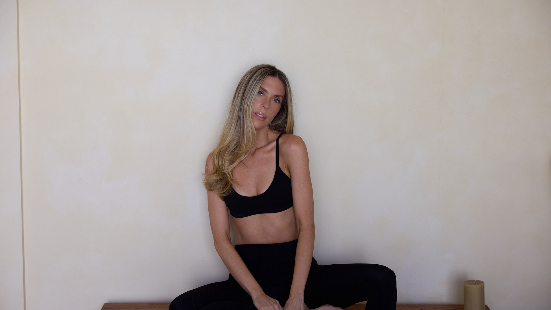 10 min · Express butt lift Pilates (weights optional)