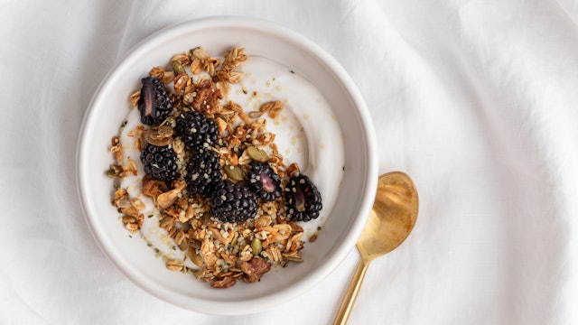 RECIPE - MAPLE WALNUT GRANOLA BOWL