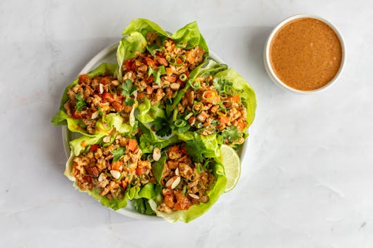 LETTUCE CUPS WITH ALMOND SATAY