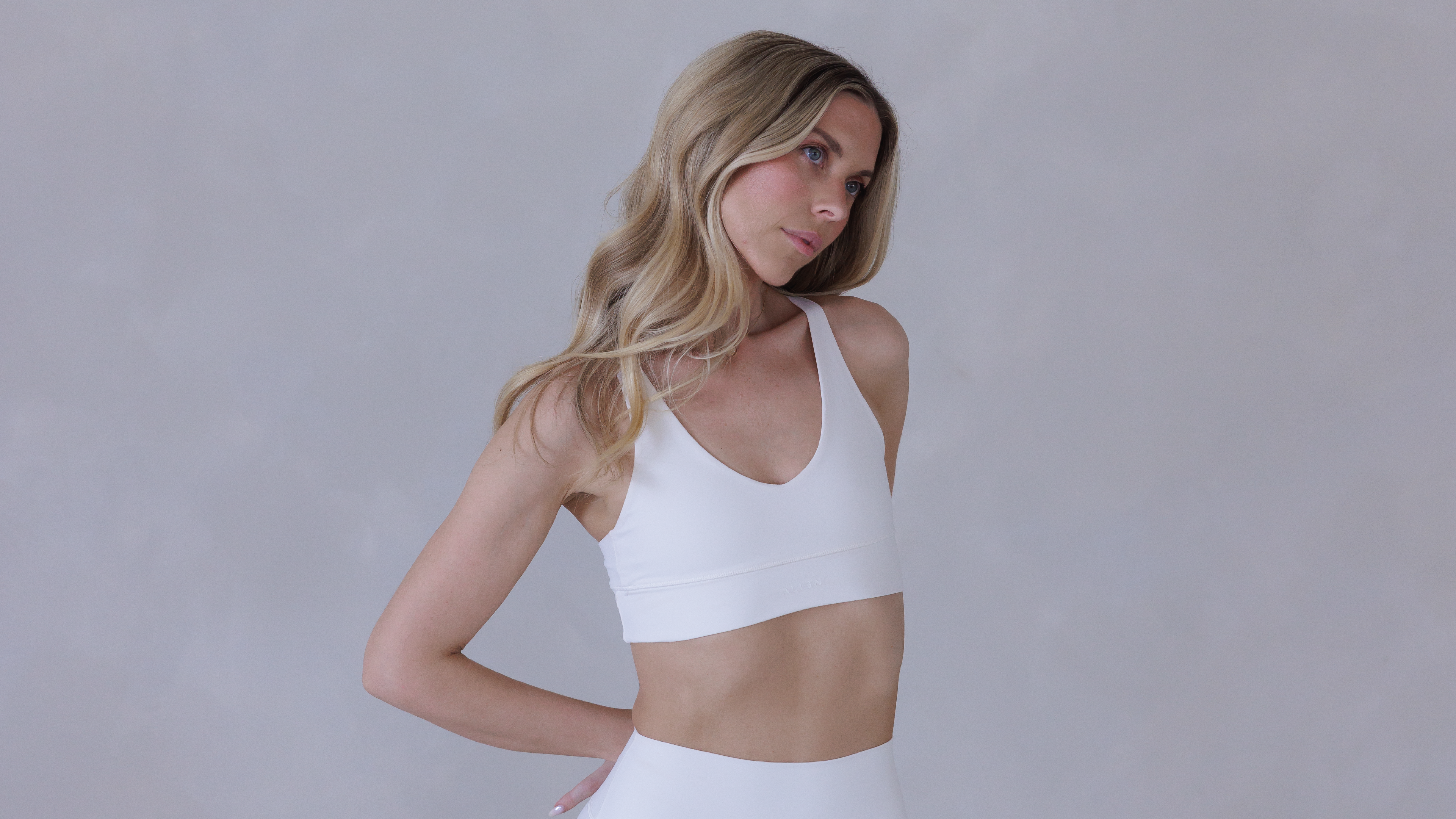 25 MIN MAT PILATES ABS & WAIST (BREATHING FOCUS)