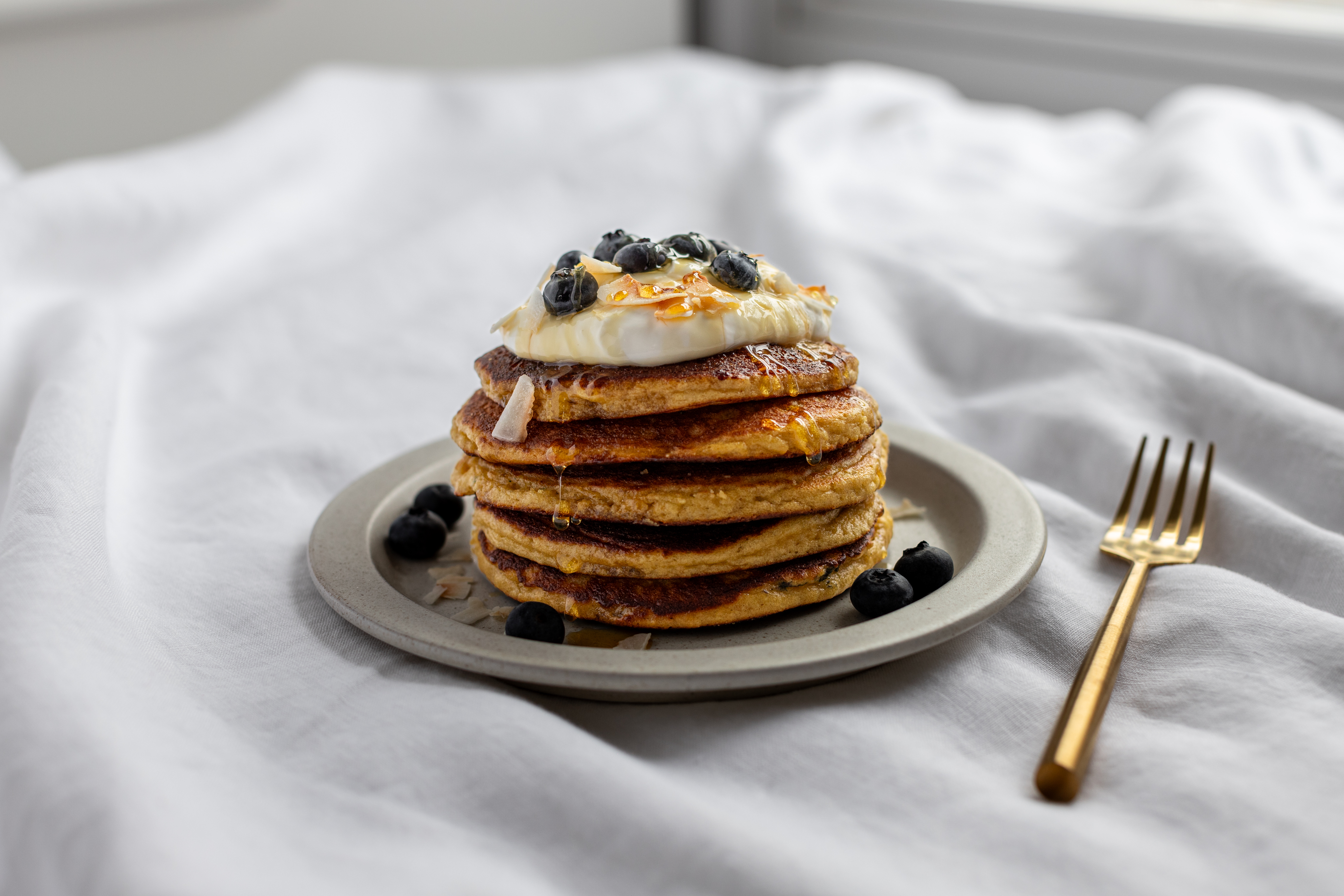 BLUEBERRY PROTEIN PANCAKES