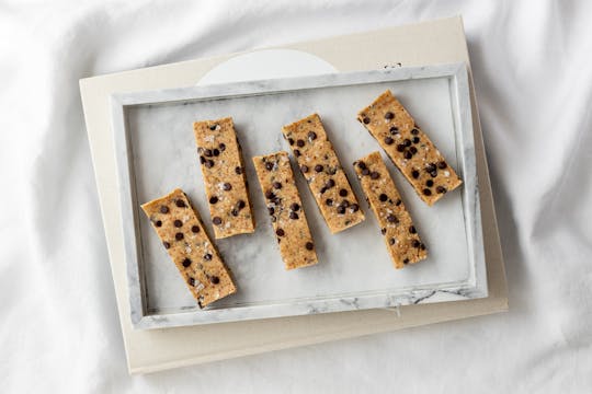 COOKIE DOUGH PROTEIN BARS