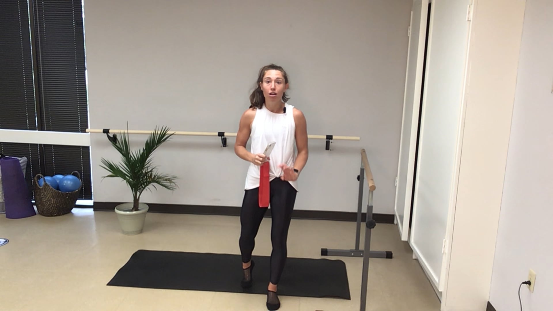 30-Min Loop Band Barre with Annie 
