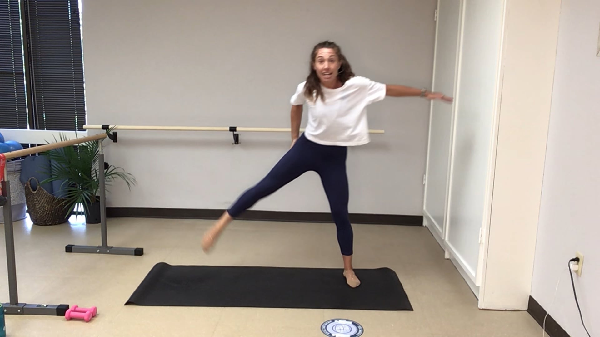 30-Min Barre with Annie 