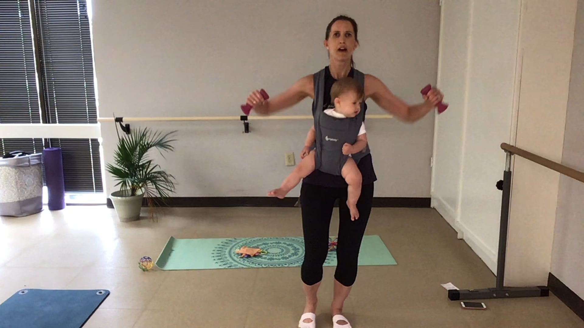 35-Min Mommy & Me Barre with Justine 