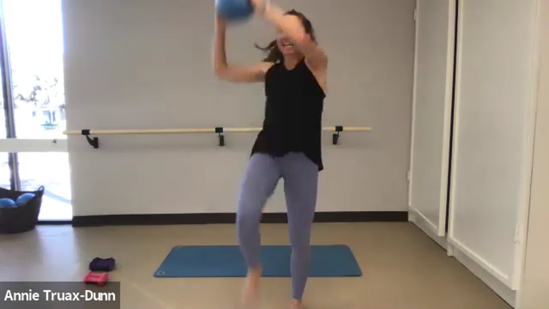 30-Min Jingle BALL Rock Barre with Annie 