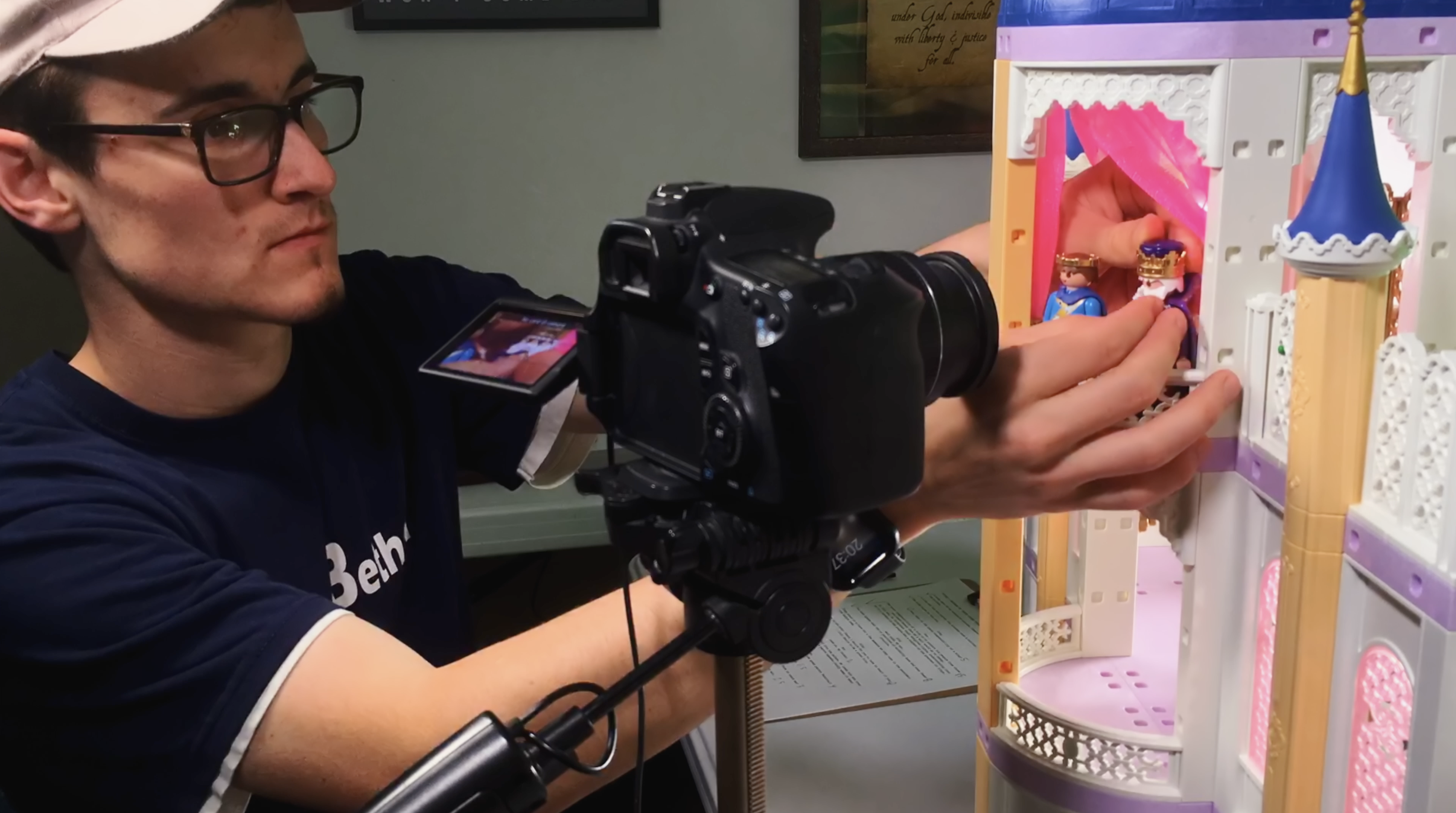 Behind the Scenes of Parrot in the Cage