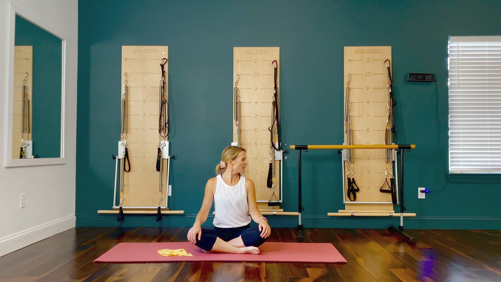 BeyondBarre Stretch Class with Bands - 48 min - 08/14/2020