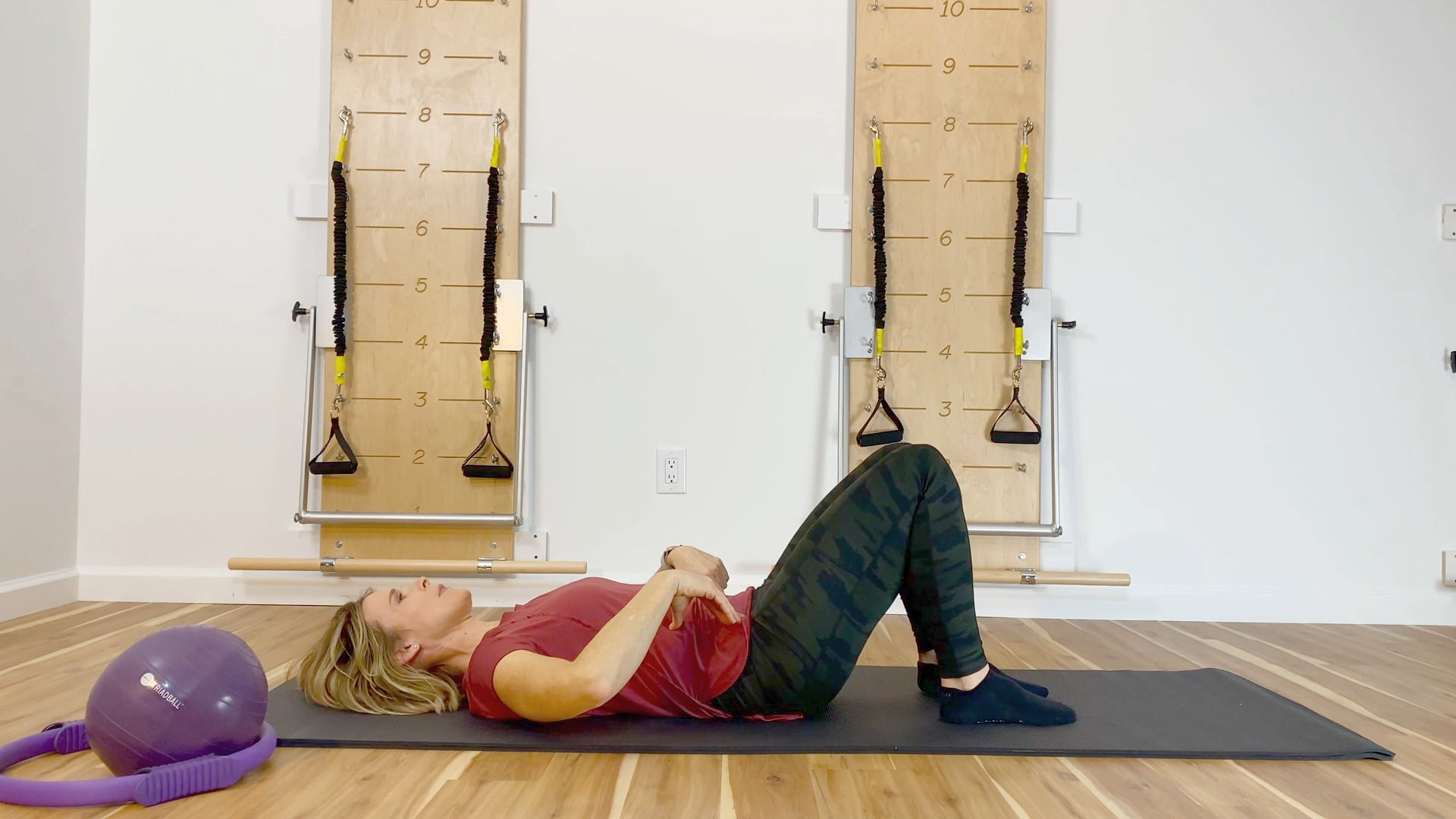 Pilates Mat with Ball and Magic Circle - 20 min - 04/07/2021