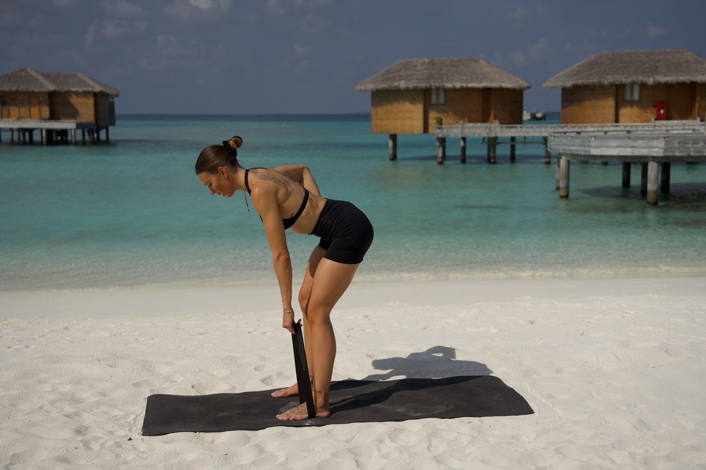 Lower Body Tone (con manubri e banda elastica)