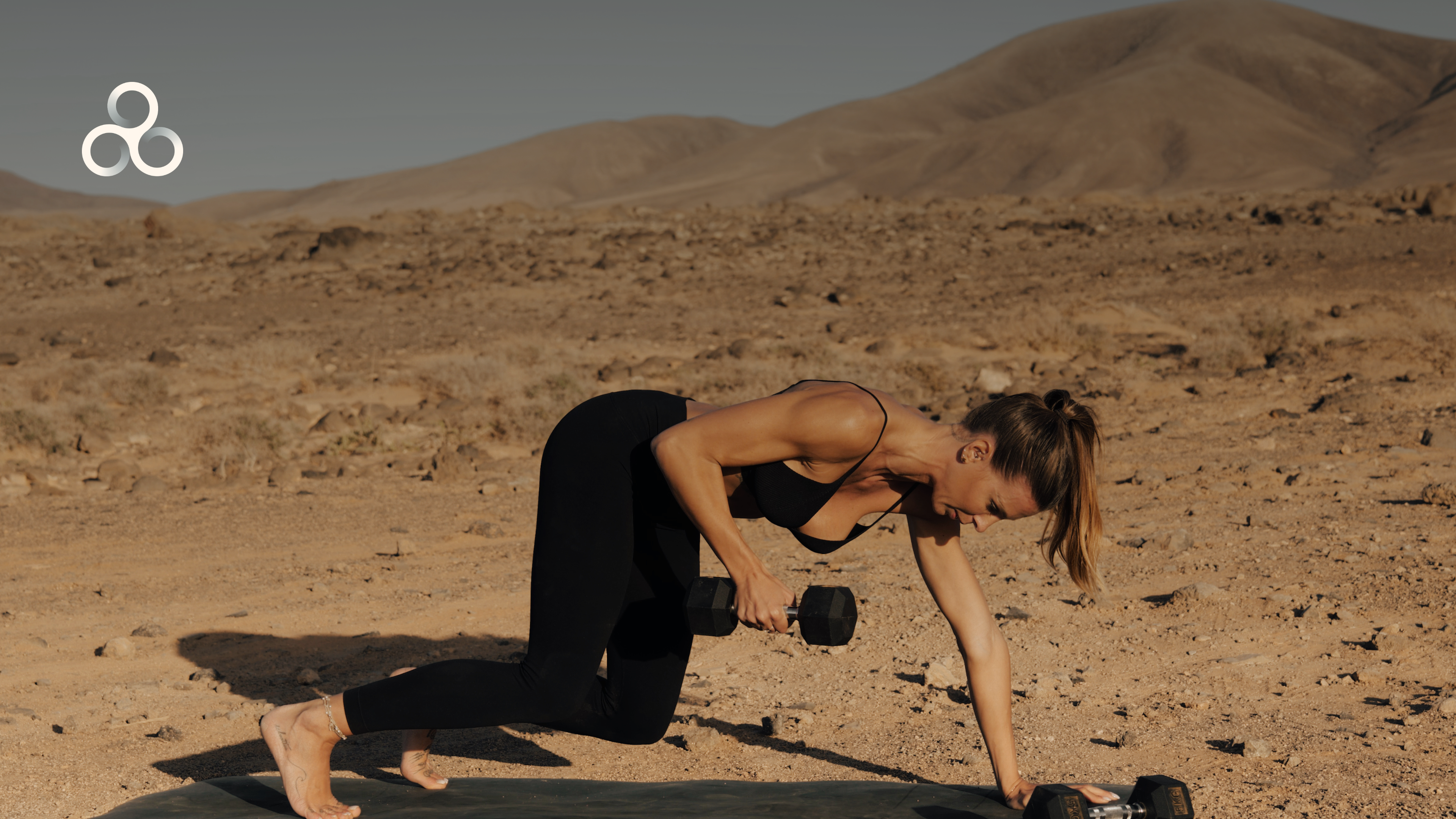 Giorno 12 - GAG (con manubri ed elastico) 