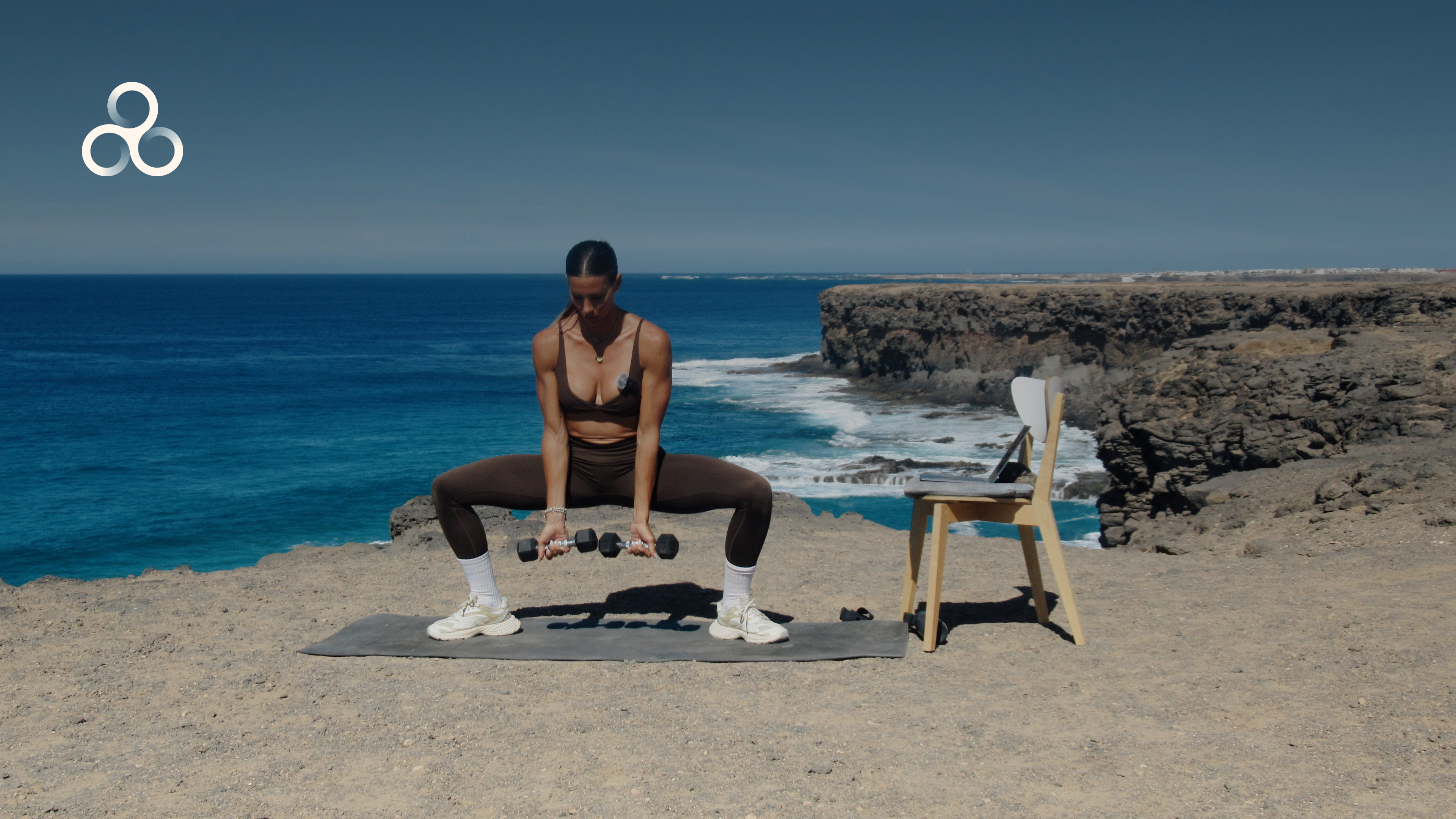 Lower Body (con manubri, sedia e banda elastica)