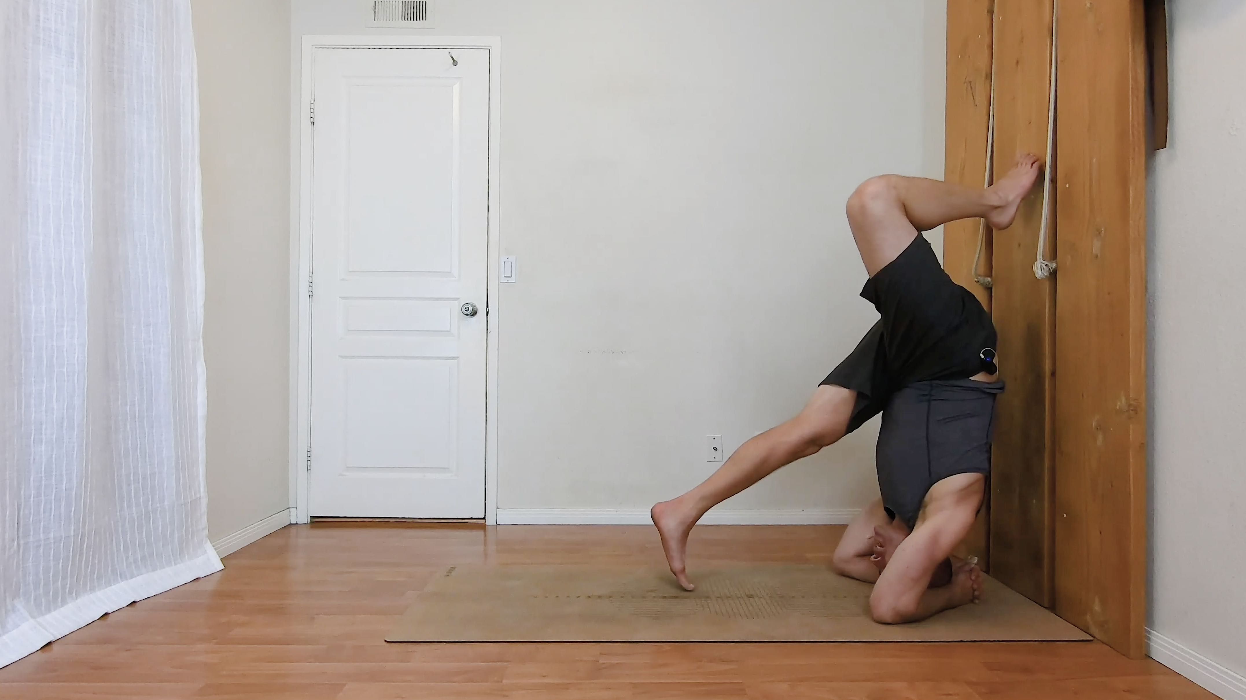 Salamba sirsasana / Elia Nikolaev / taso 2 / 20 min.