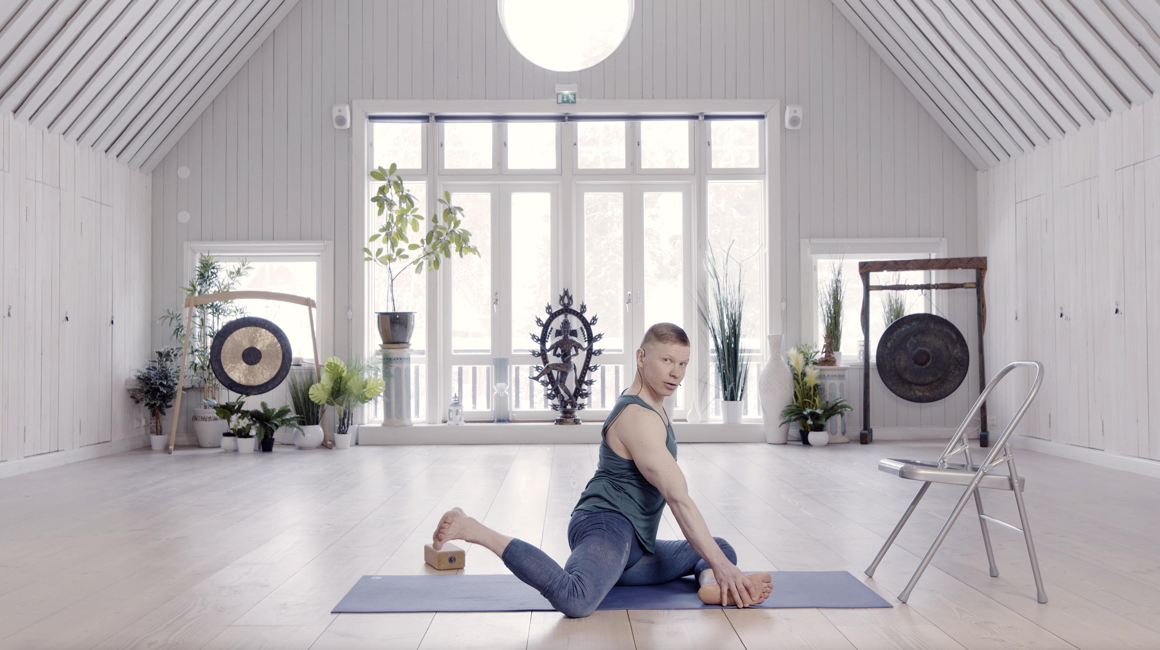 Jari Karppinen / Samakonasana / 15 min. 