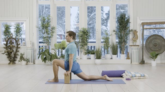 Taaksetaivutukset iyengarilaisittain / Jarno Mäkelä / 60 min.