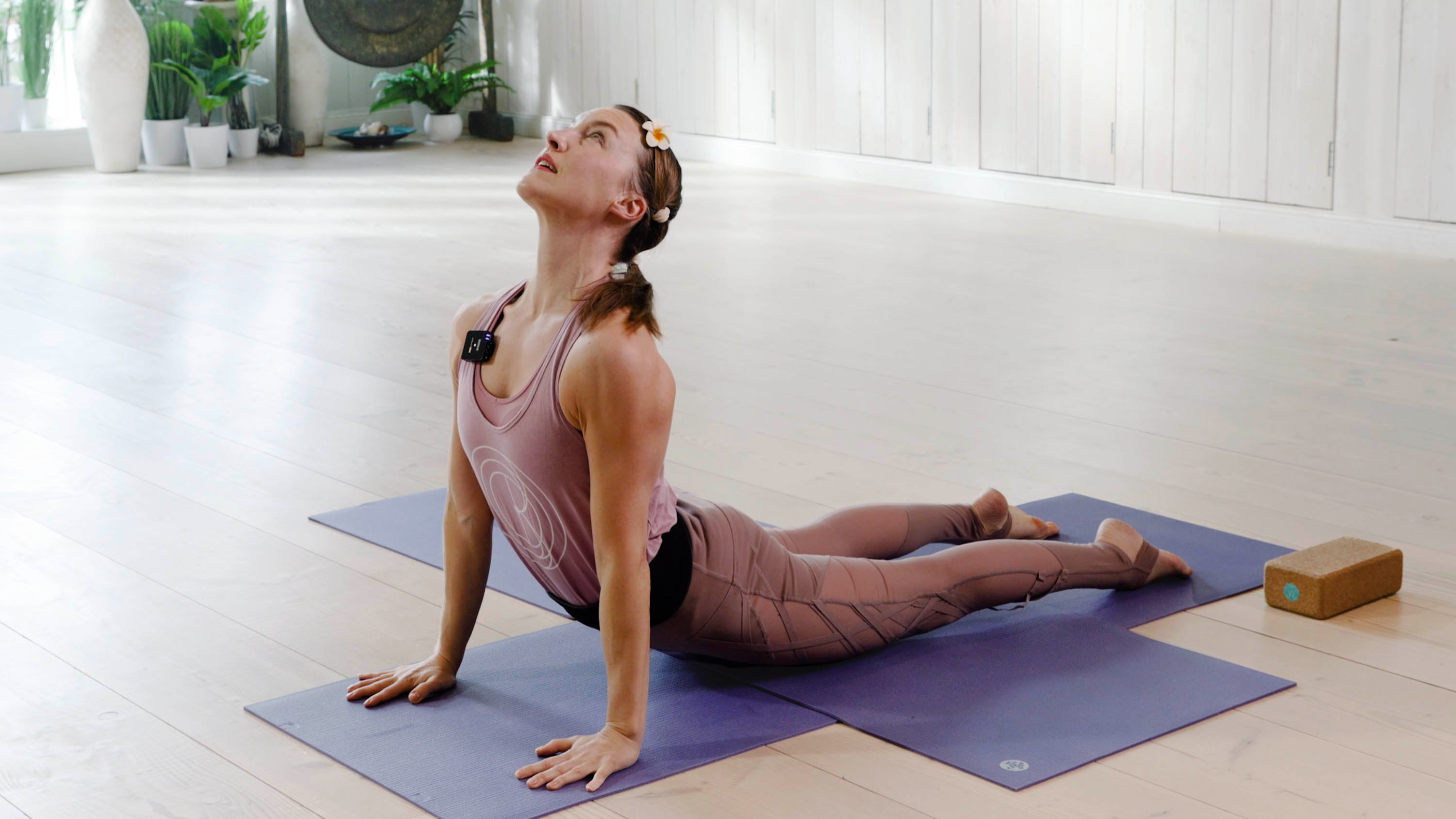 Mia Jokiniva / Tervehdyksiä auringolle / 45 min. / Taso 1-2