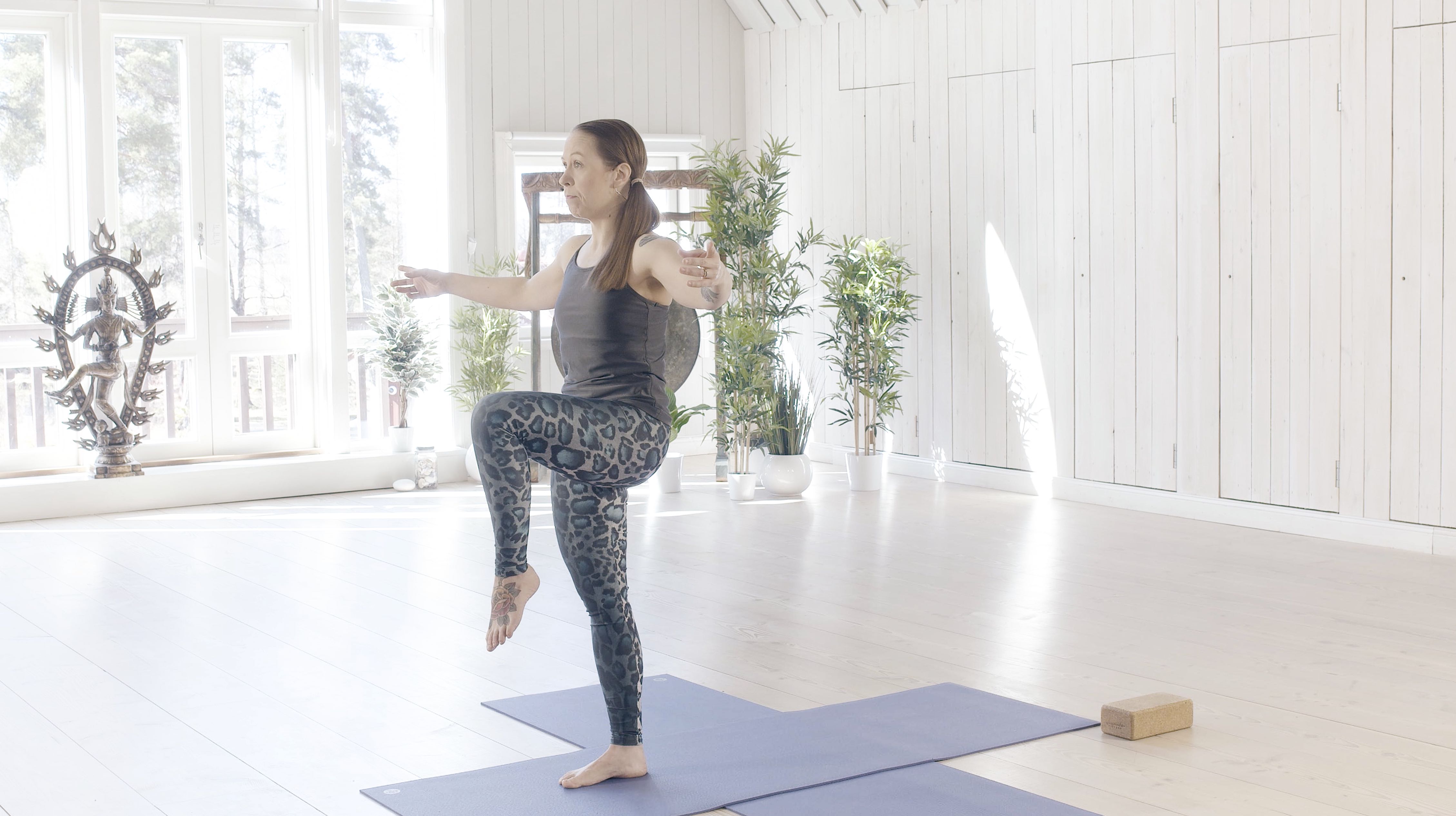 Heiluen ja huojuen / Leena Syrjälä / 45min. / Taso 1-2