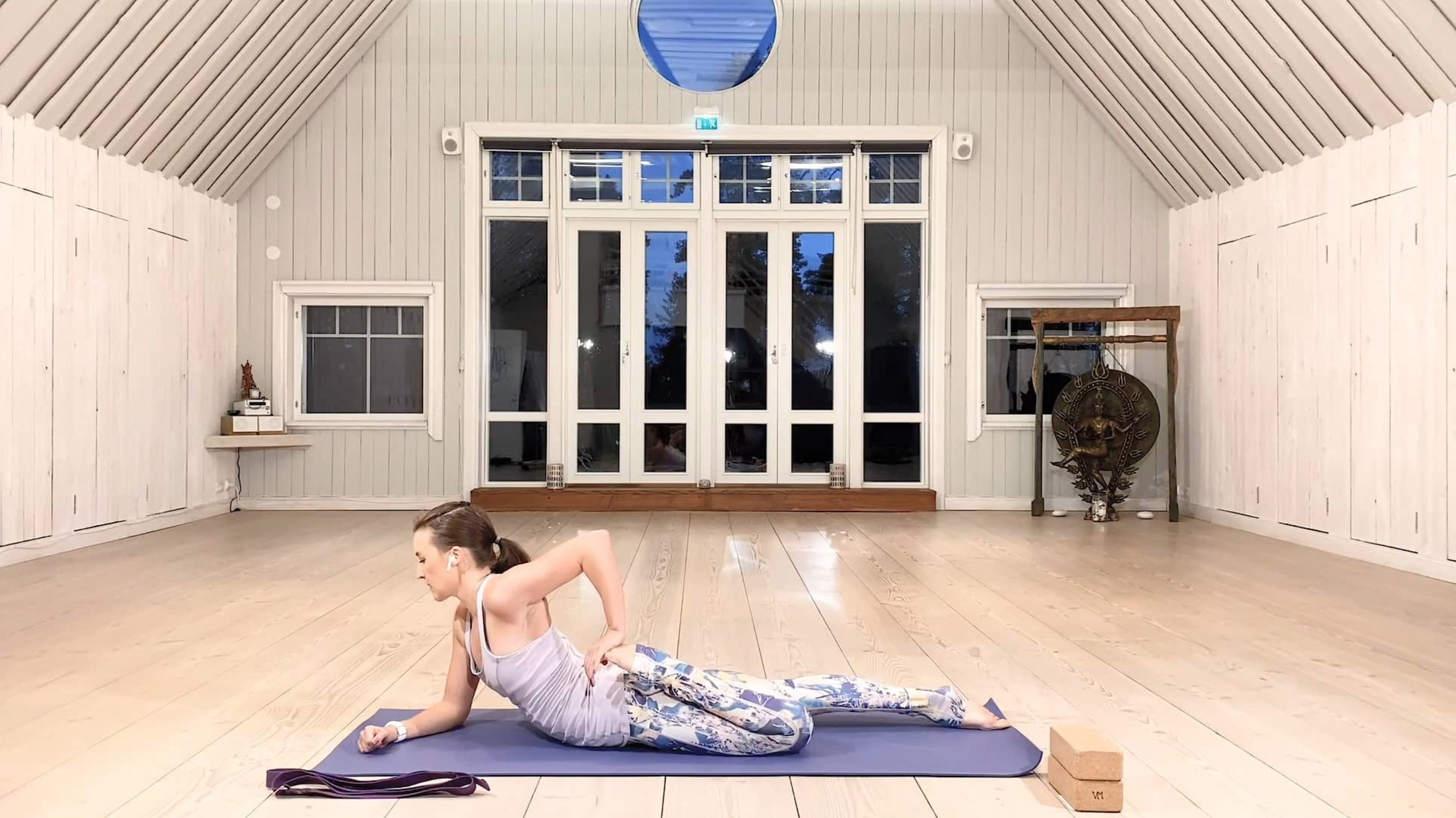 Oodi taaksetaivutuksille / Mia Jokiniva / taso 2-3 / 75 min.