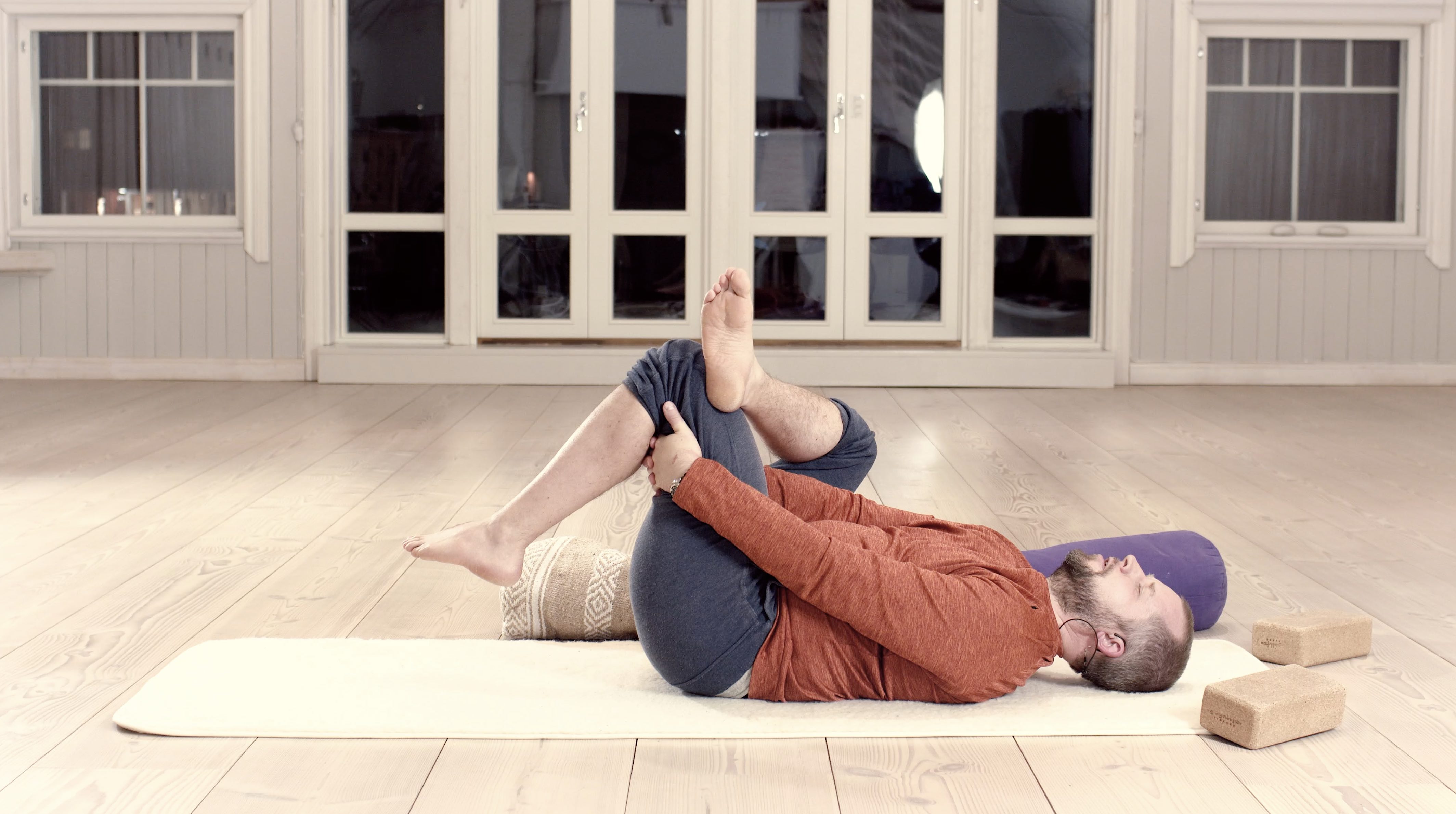 Levollisuuden yin / Jouni Hallikainen / 60 min.