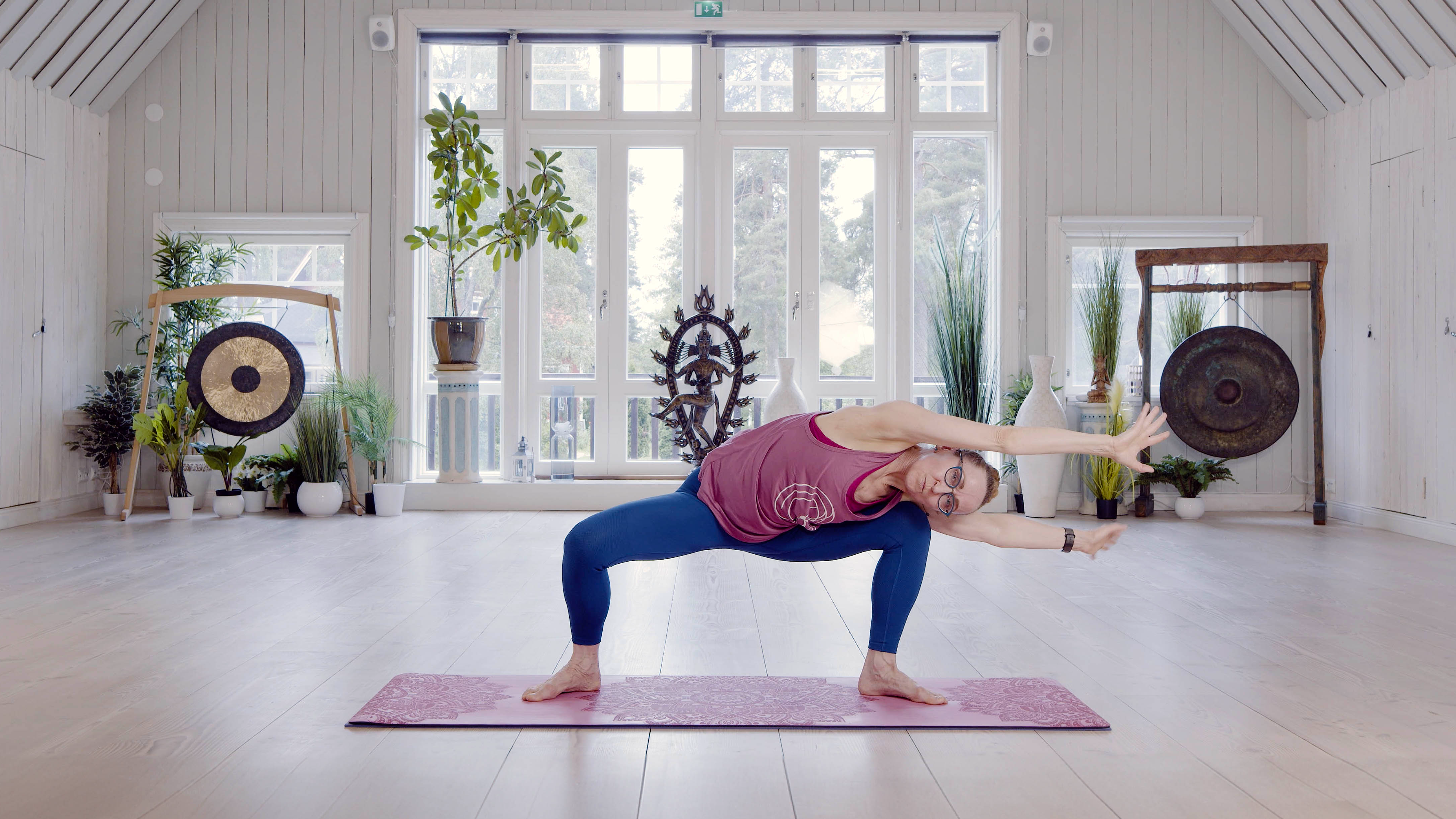 Fatima Witick / Tanssien virtaava jooga / 45 min. 