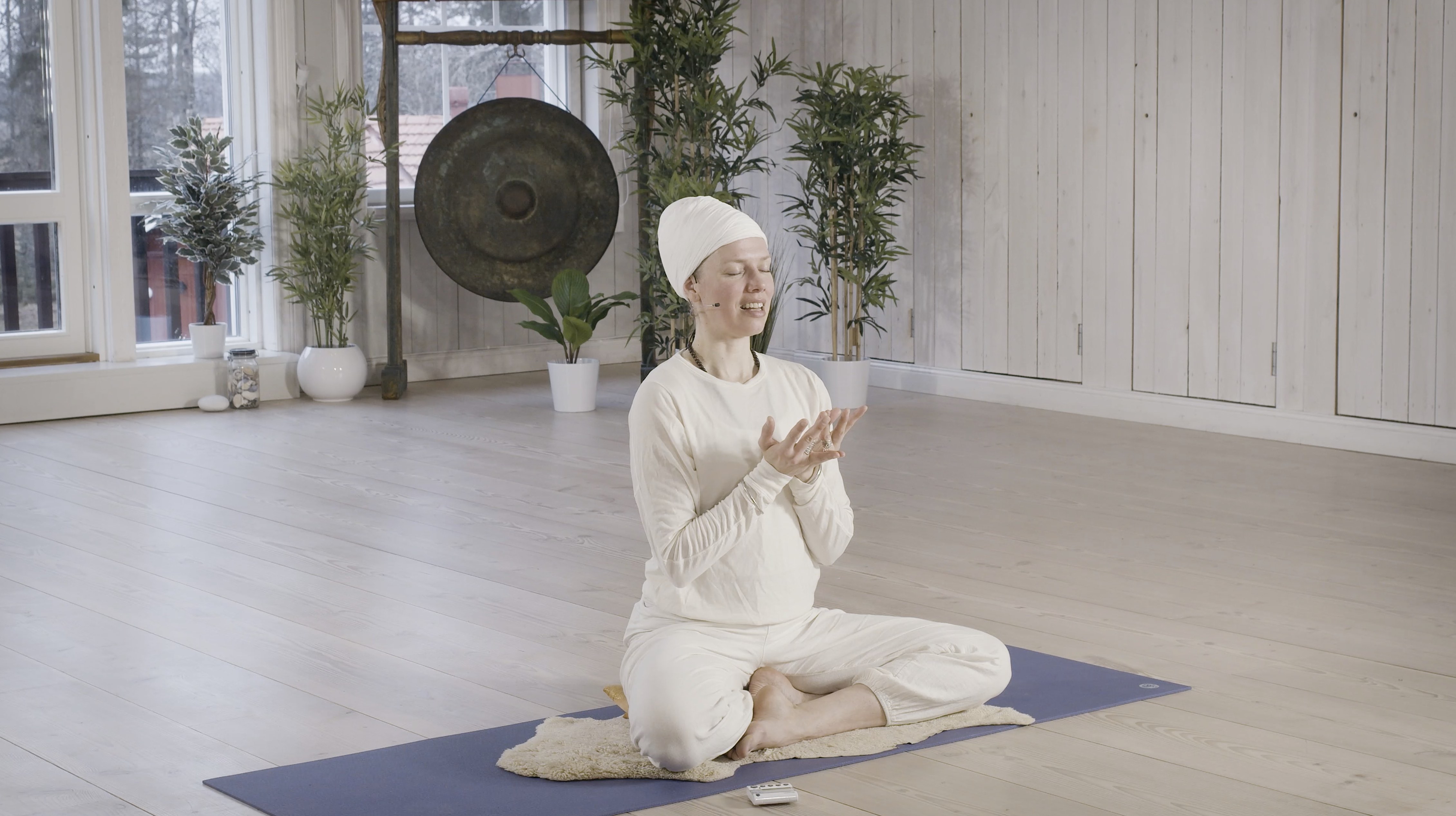 Suvaitsevaisuus / Noora Lintukangas / 45 min. 