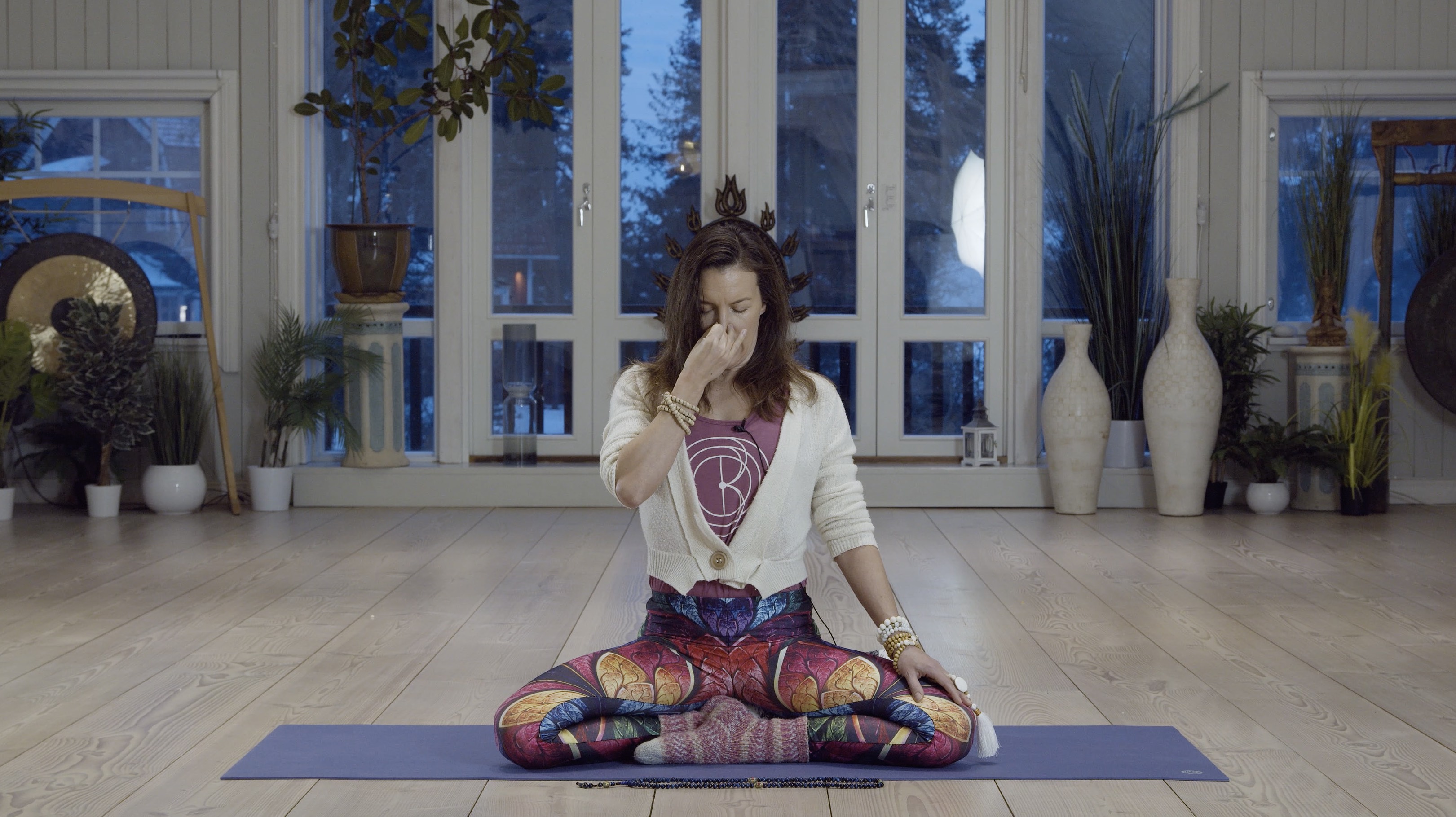 Mia Jokiniva / Päivittäinen pranayama  / 22 min. / Taso 1-2