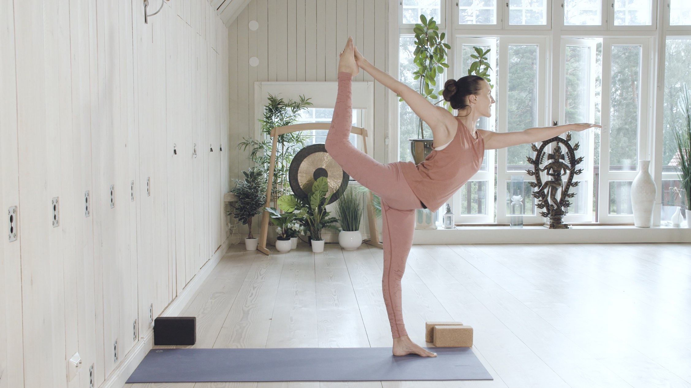 Asanalab / Taso 2-3 / 30 min. / Mia J.