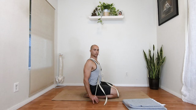 Yoga to alleviate neck & upper back tension / Elia Nikolaev / 25 min. 