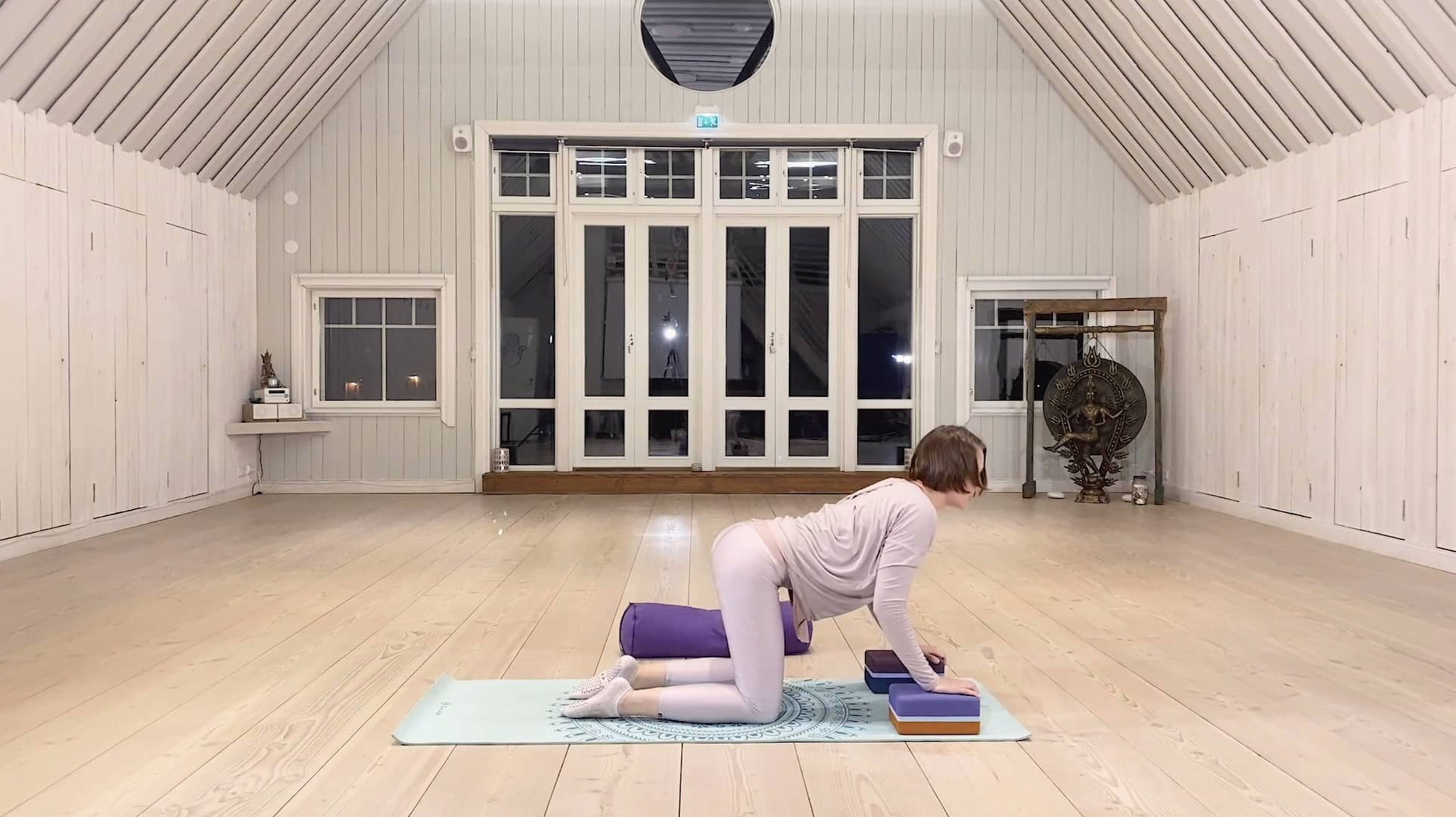 Raskausjoogaa / Hanna Manninen / taso alkeet, 60 min.