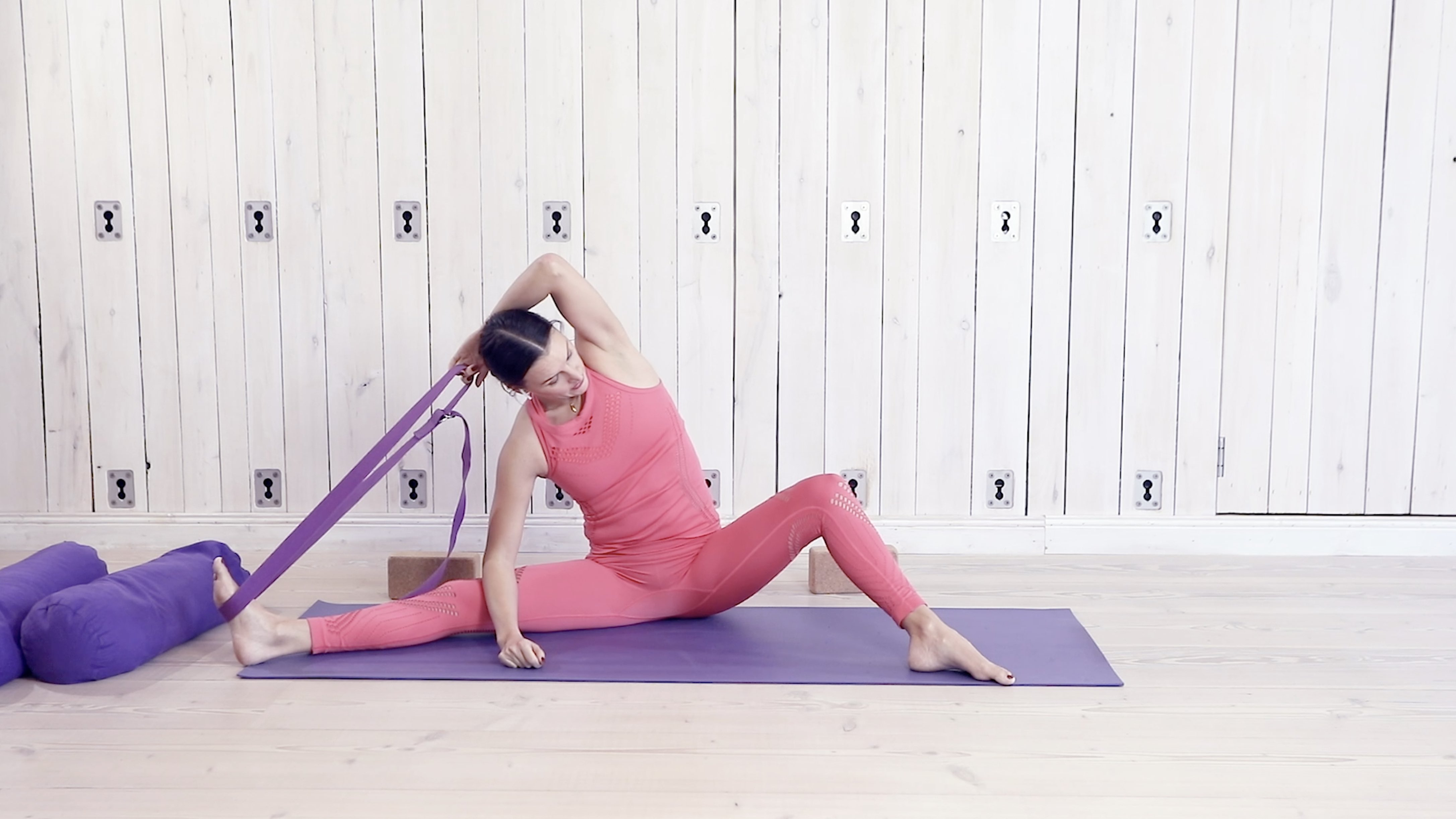 Restoratiivinen harjoitus lantiolle / Mia Jokiniva 60 min. 