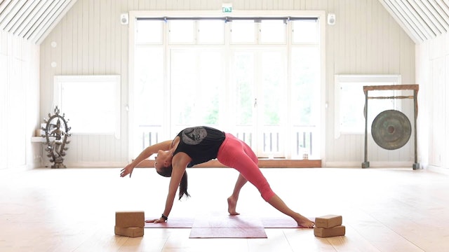 Jalkapäivä / Mia Jokiniva / taso 1-2 / 45 min.