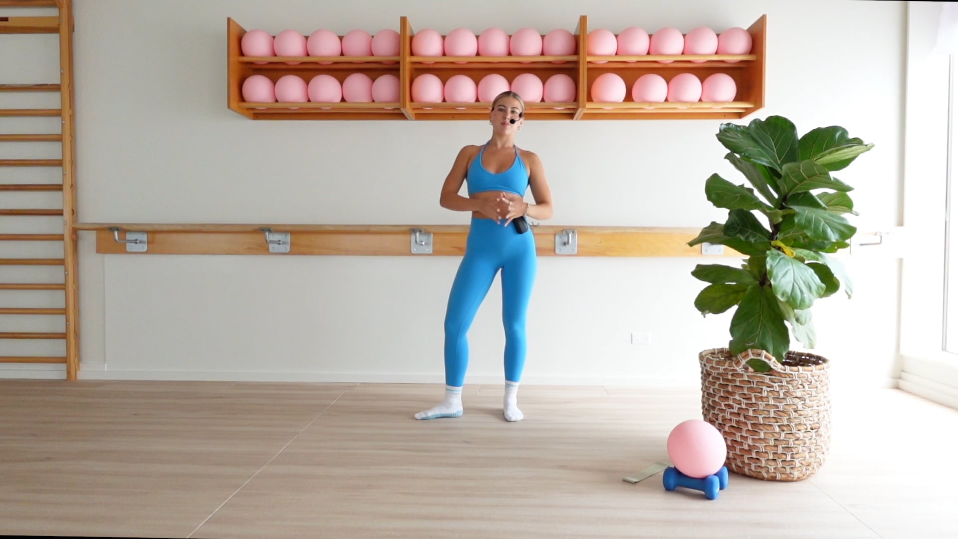 DAY 6 | 25 MINUTE CARDIO BARRE FLOW