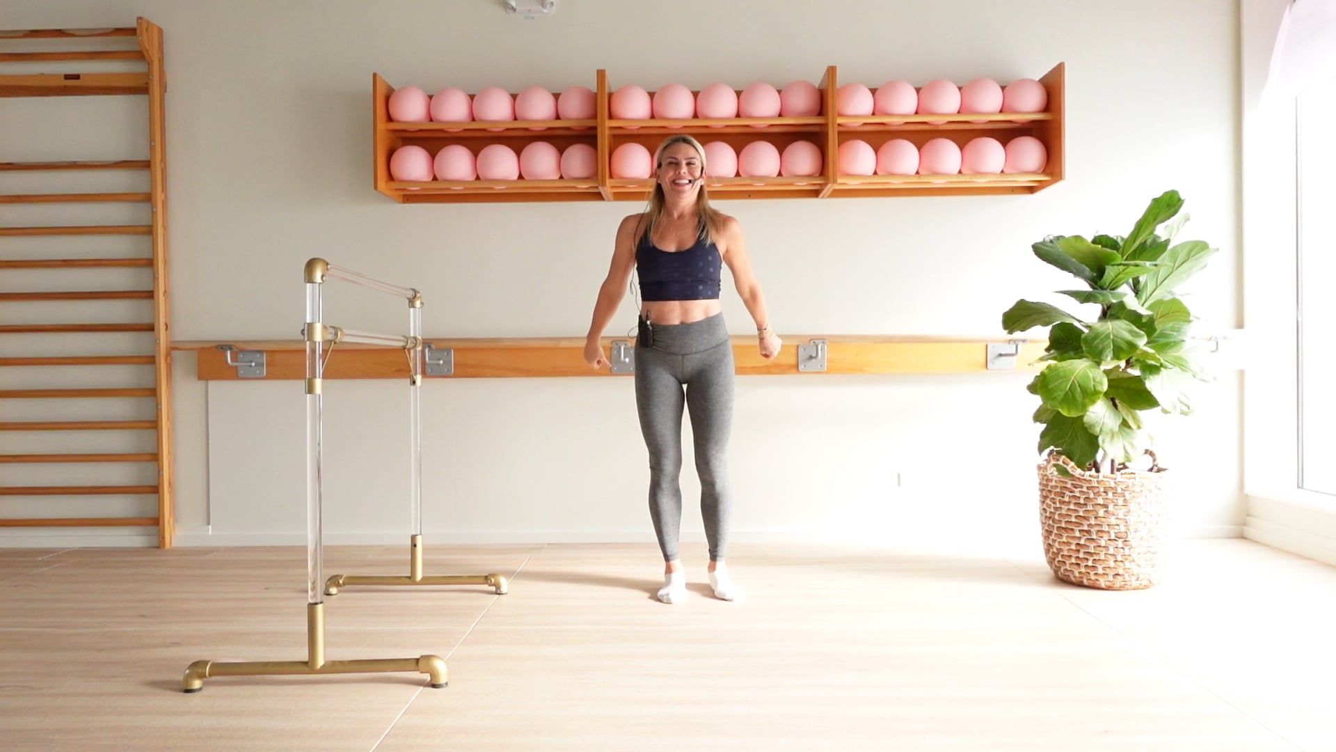 28 MINUTE BARRE (part 1 of 2)