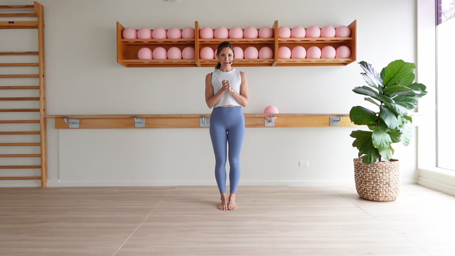 40 MINUTE FULL BODY BARRE