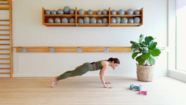 25 MINUTE BARRE + STRENGTH