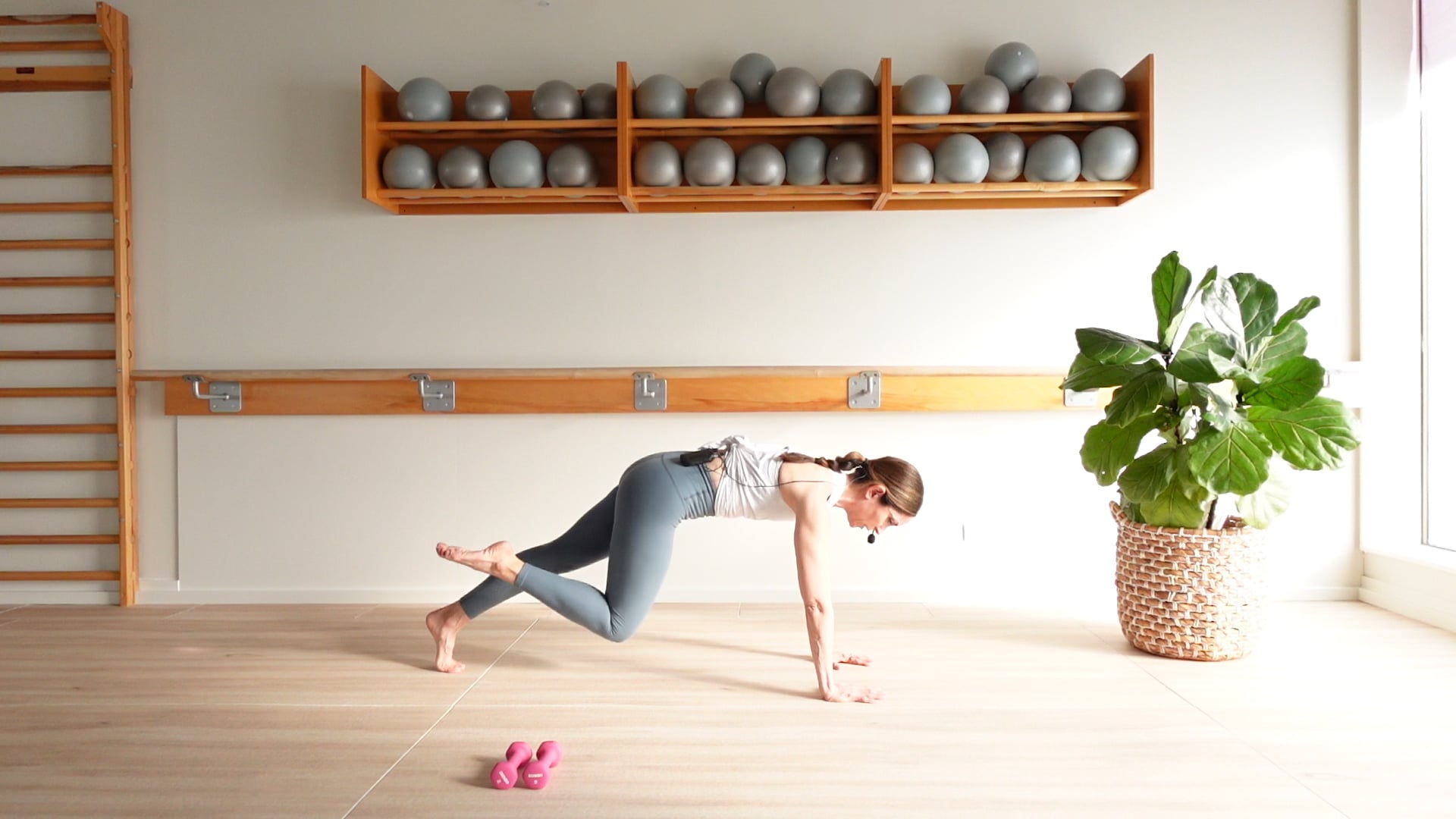 28 MINUTE FULL BODY BARRE