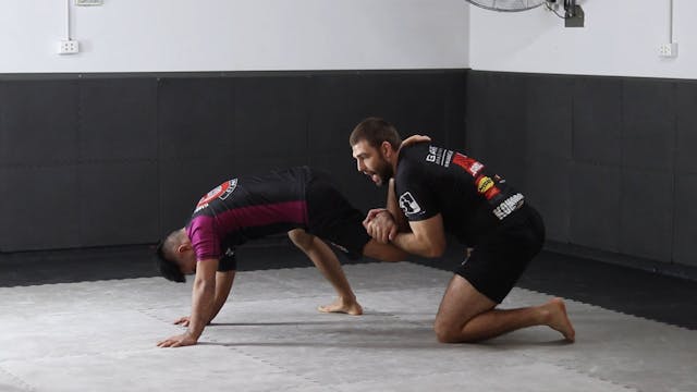 GRIPPING THE LEGS - SEATED OPEN GUARD...