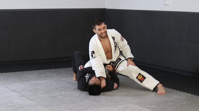 KEEPING THE SHOULDERS FLAT - KNEE ON ...