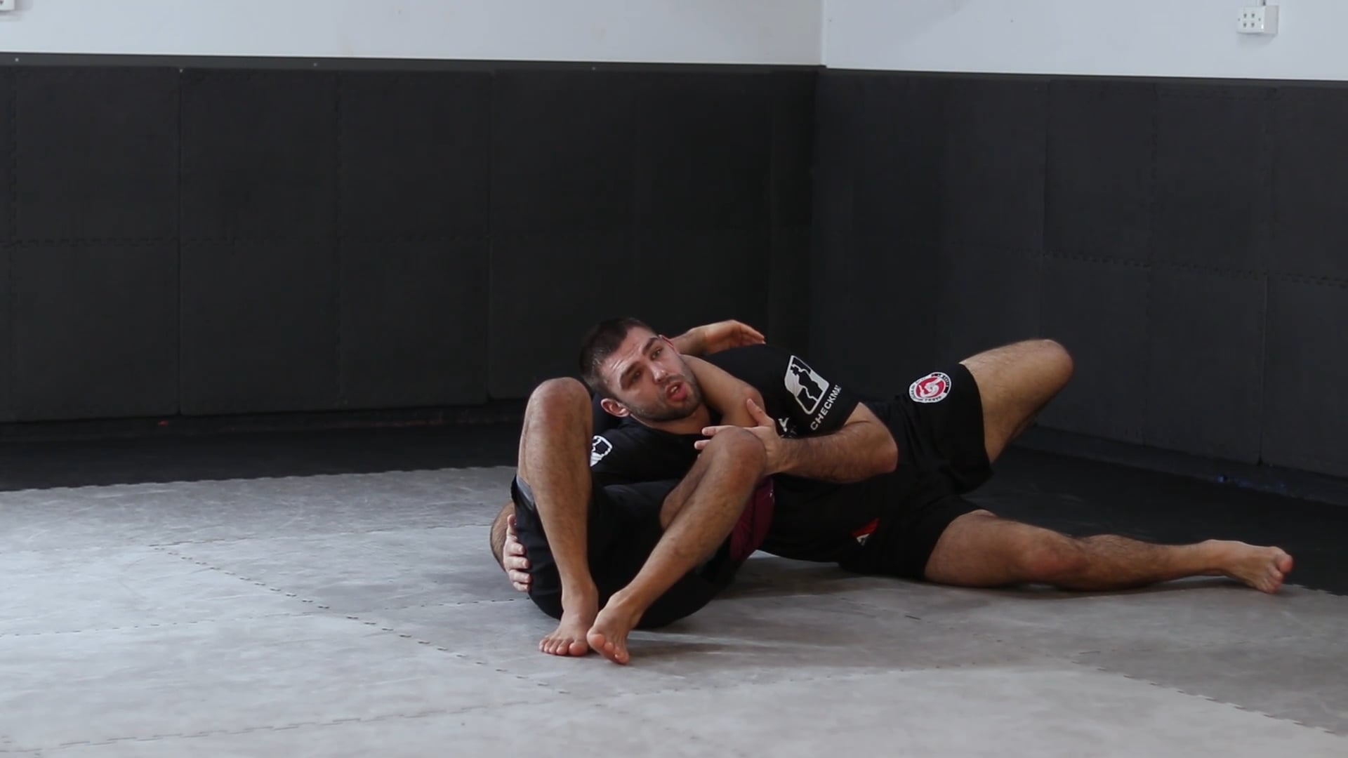 DEFENDING THE FRONT HEAD LOCK CHOKE - DARCE CHOKE - BACK TO FACE STACK ...