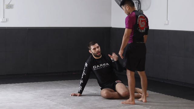 GRIPPING THE LEGS - SEATED OPEN GUARD...