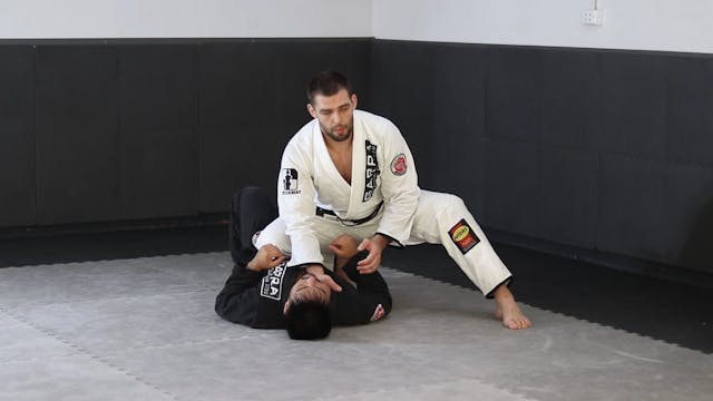 KEEPING THE SHOULDERS FLAT - KNEE ON ...