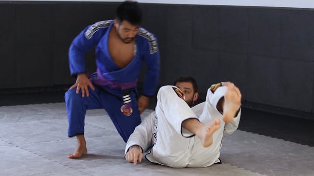 ESCAPING THE BOTTOM PIN - KNEE ON BEL...