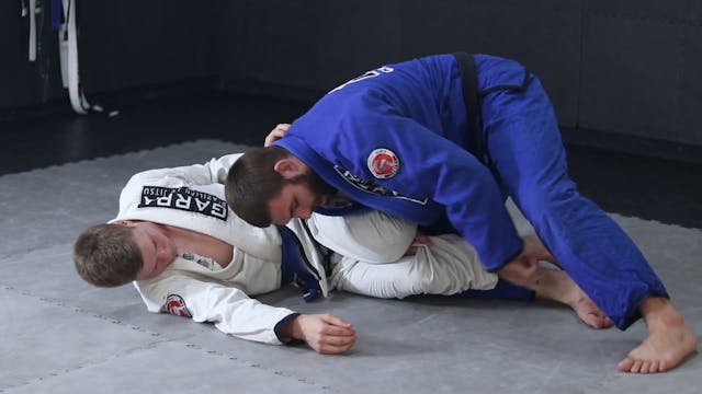 PINNING THE HIPS - HALF GUARD - LEG W...